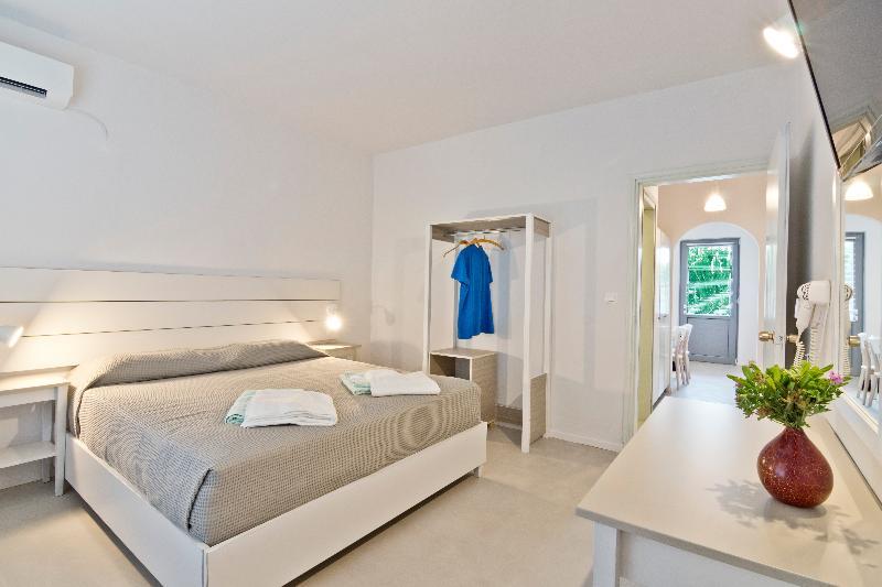 Gregory Peck Beach Break Apartments Rhodes City Ngoại thất bức ảnh